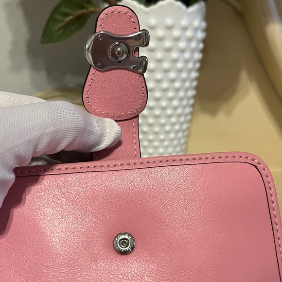 Authentic Coach Leather Pink Tabby Medium Wallet - Picture 9 of 12